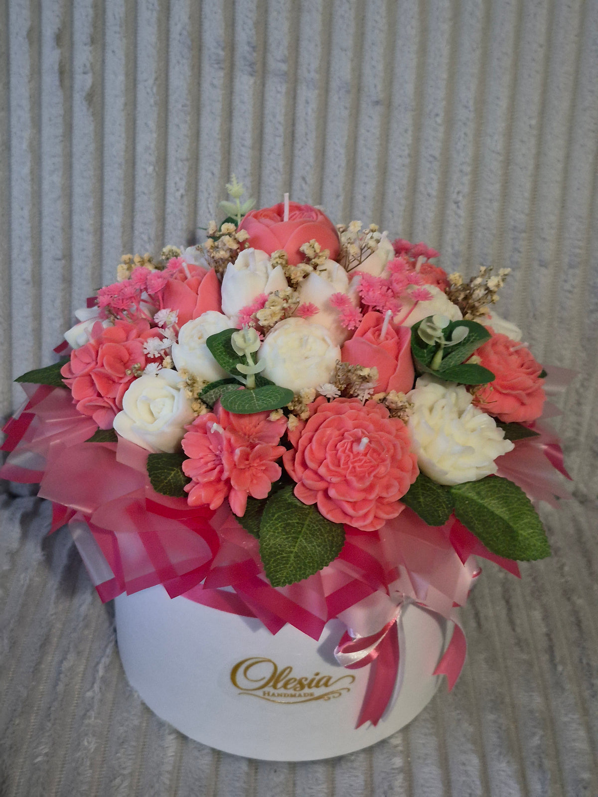 Luxury Candle Flower Bouquet in White Hat Box – Pink & White | Olesia Handmade Candles