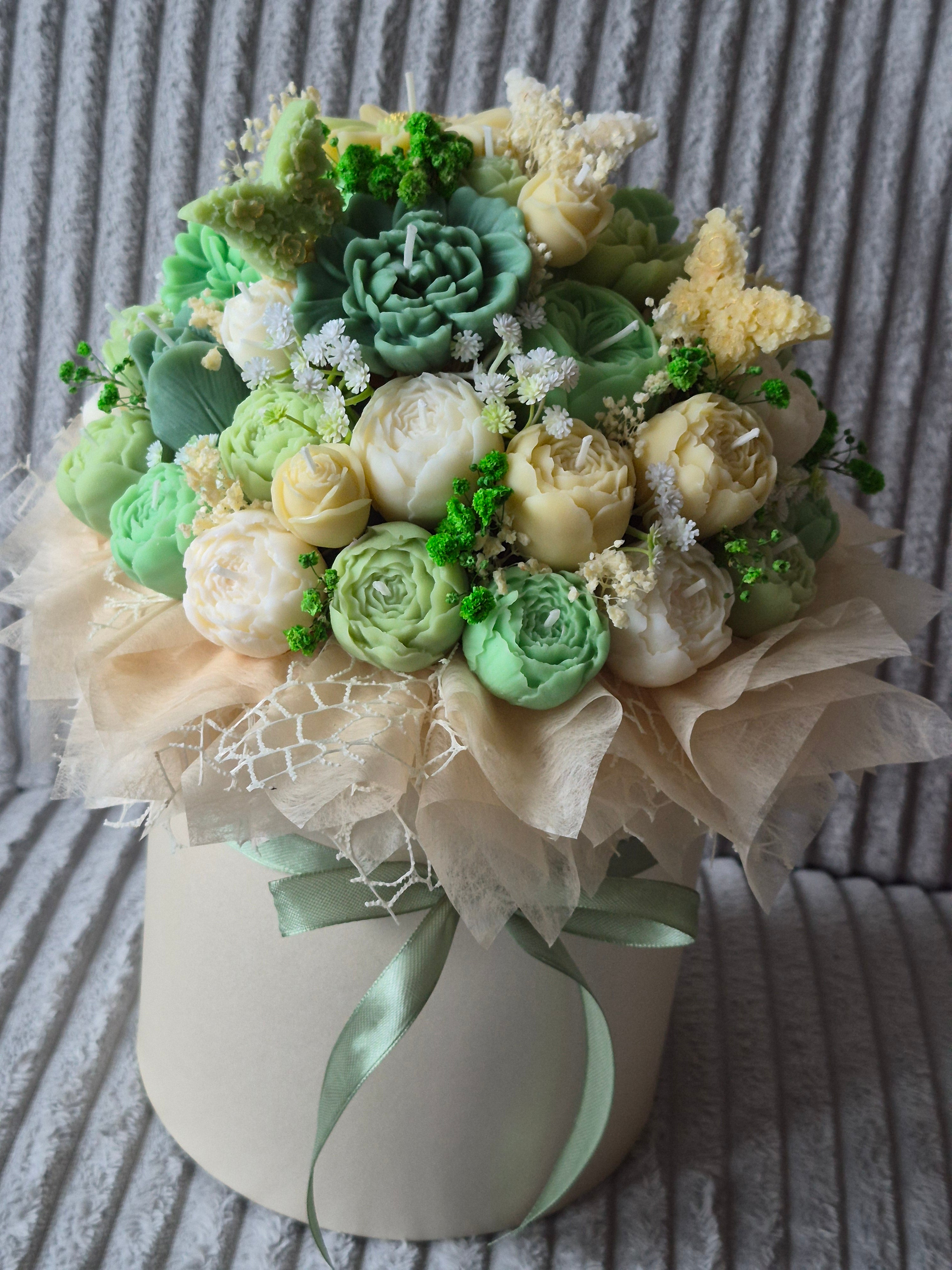 Luxury Green Candle Bouquet – Handmade Floral Gift Box
