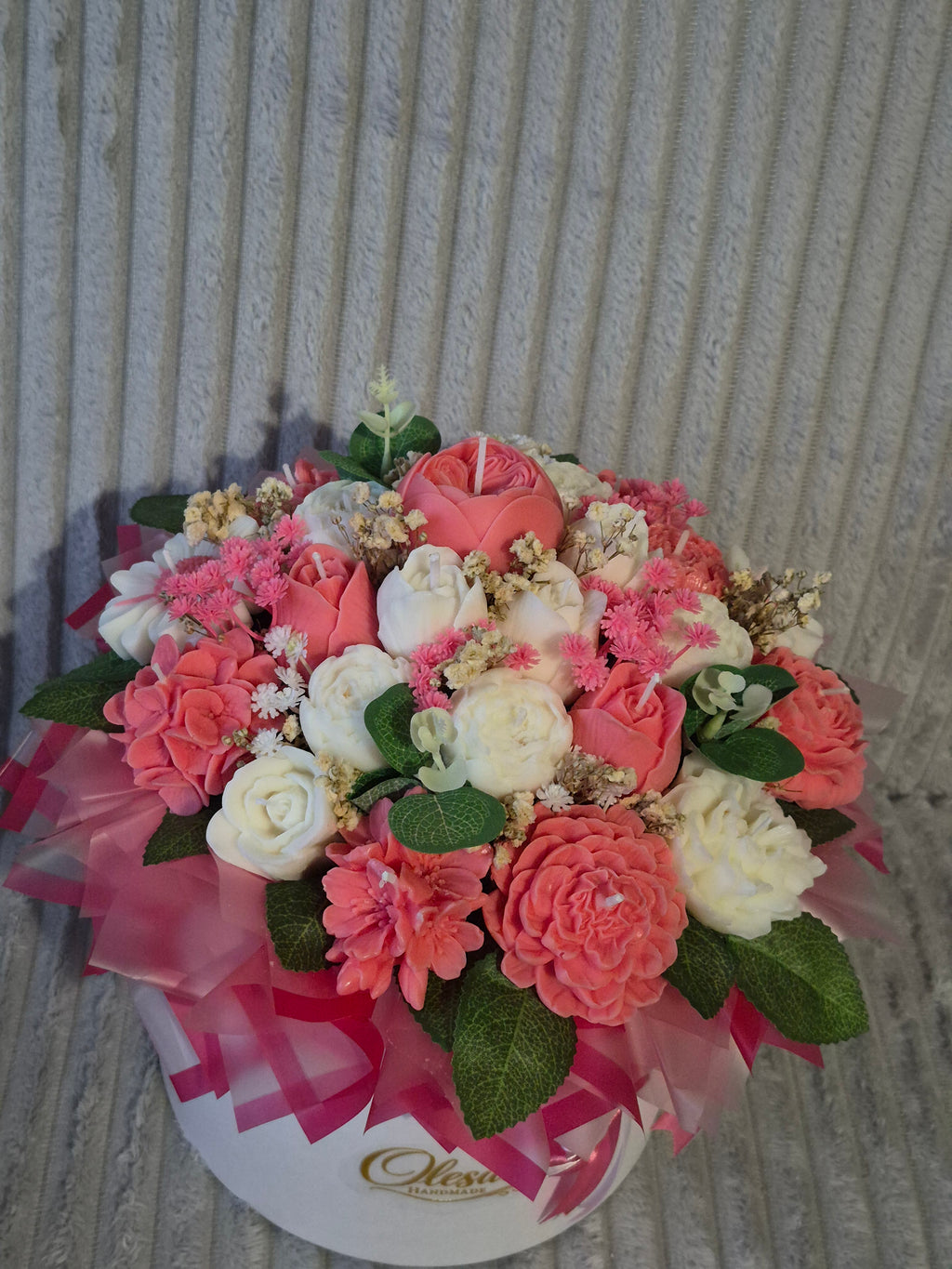Luxury Candle Flower Bouquet in White Hat Box – Pink & White | Olesia Handmade Candles