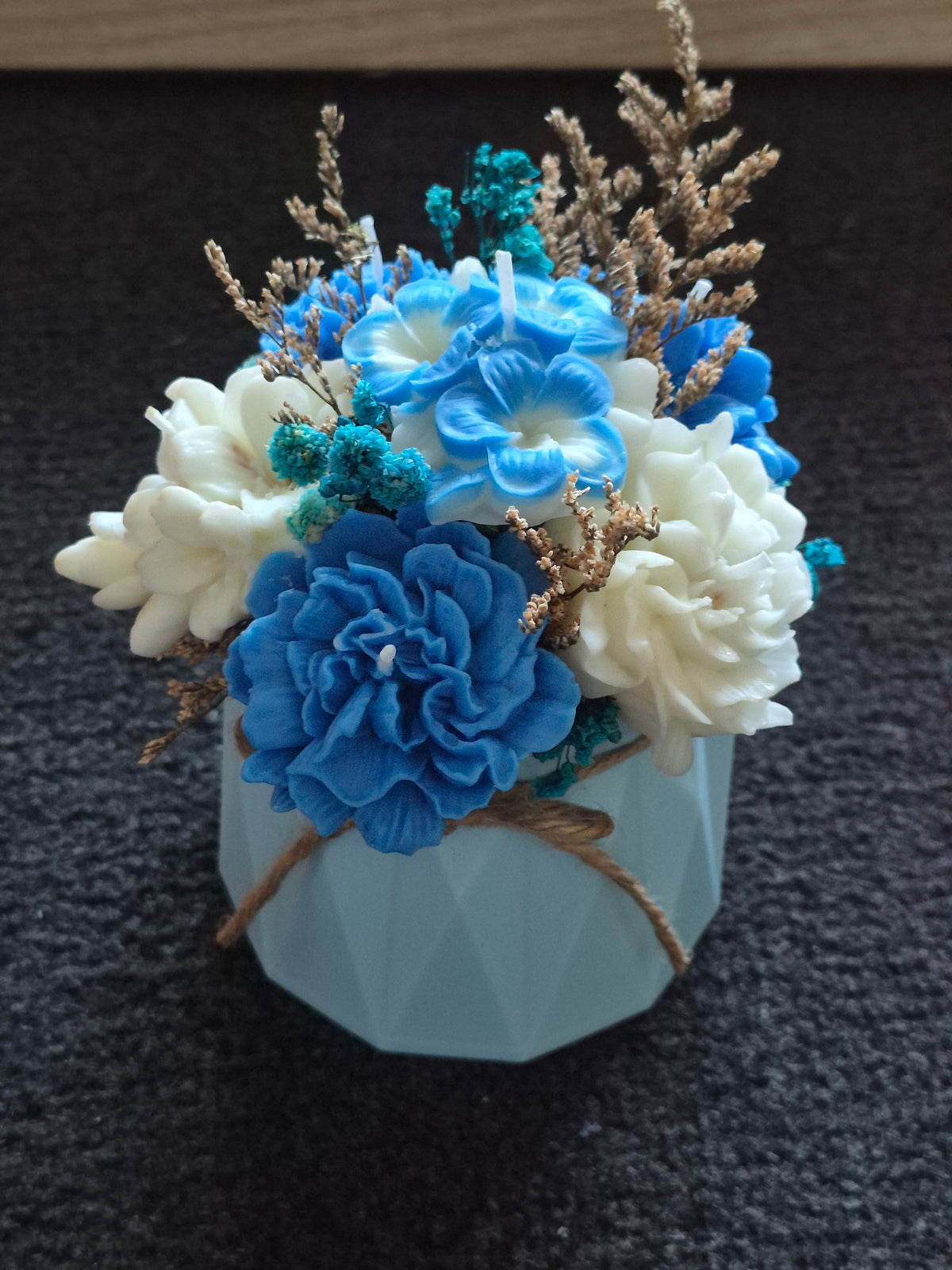 Blue & Ivory Luxury Candle Bouquet