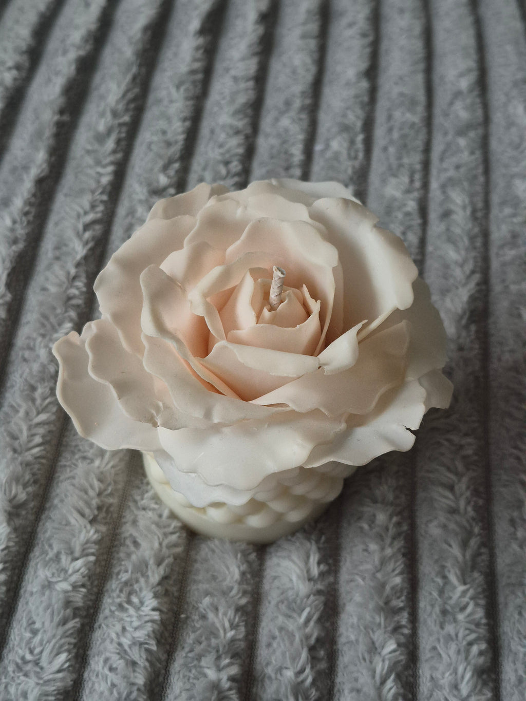 Handmade Beeswax Rose Candle – Ivory