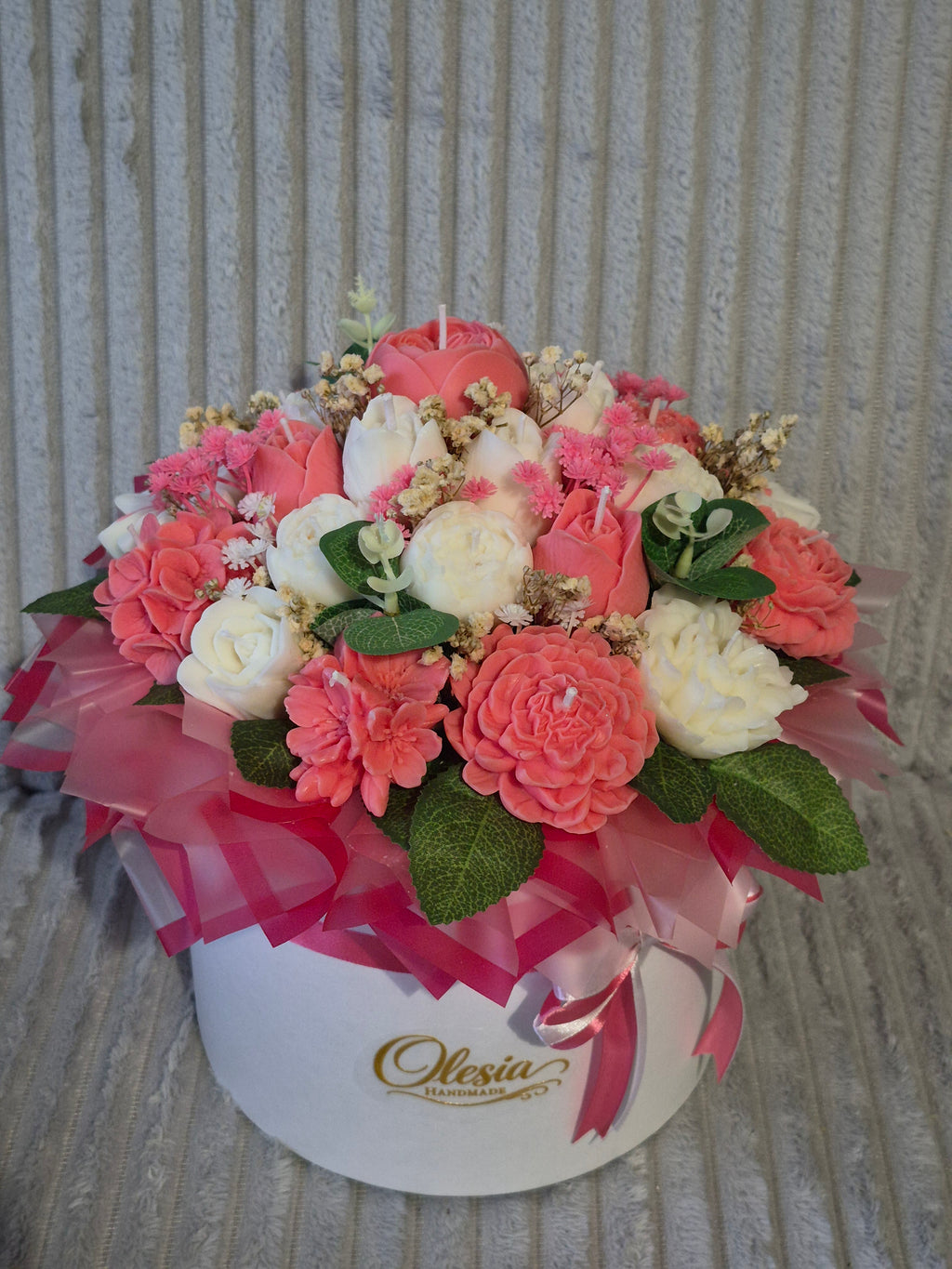 Luxury Candle Flower Bouquet in White Hat Box – Pink & White | Olesia Handmade Candles